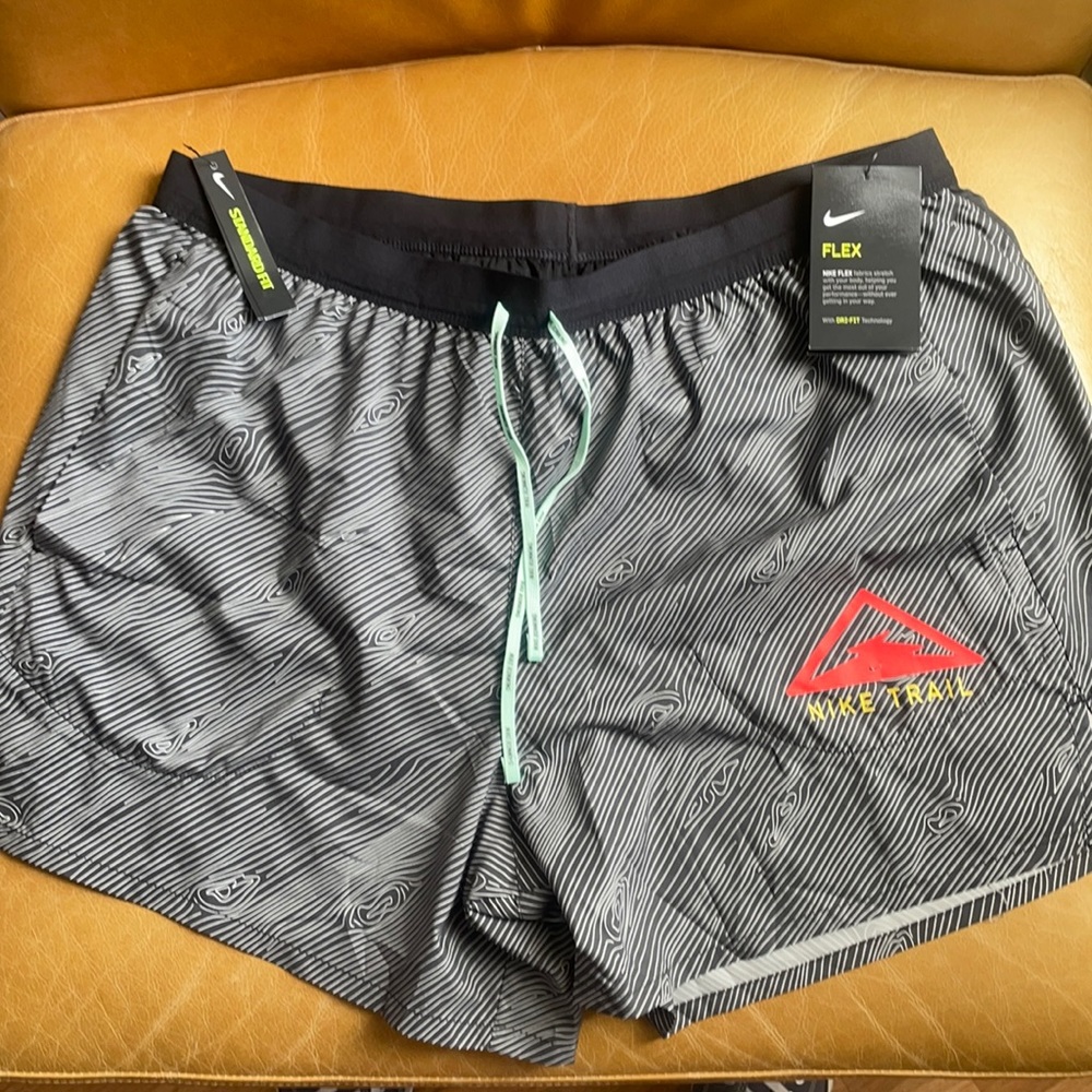 NEW Nike trail running shorts size xl